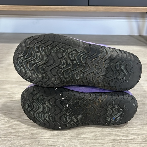 Bogs tie dye splatter rain boots in purple 3Y - Picture 10 of 13